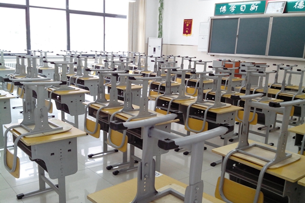 (图)山东省实验中学西校区暑期离校依然是一道风景